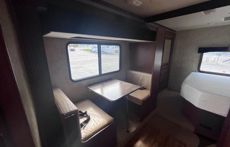Bunk Bed/Second Dinette