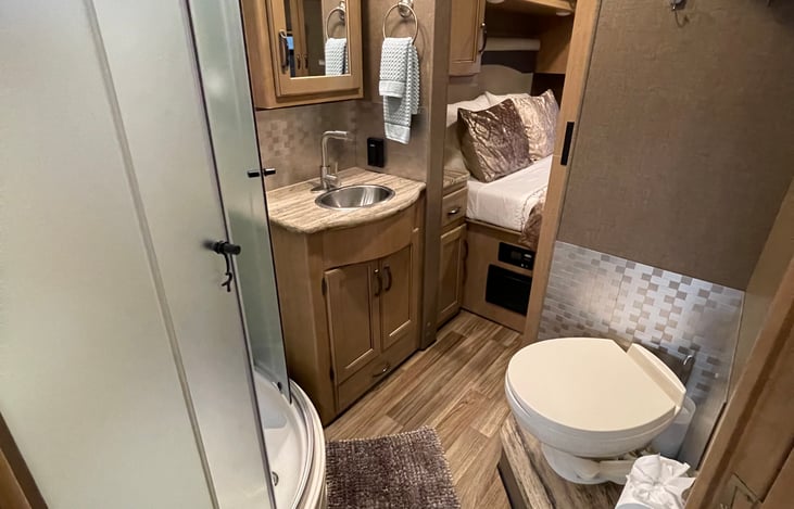 RV - bathroom