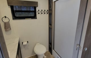 King bed☆Reclining sofa☆Large bathroom