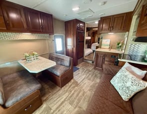 Forest River RV Sunseeker 3170DS Ford