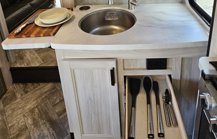 Cooking utensil storage