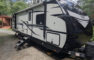 Sundance UltraLite | Big Camper w/ Kids' Bunkhouse