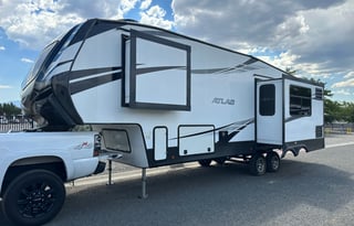 2021 Dutchmen RV Atlas 2942BHF