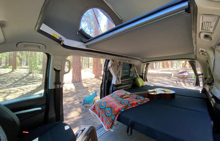 Use swivel seats to climb into top bunk.