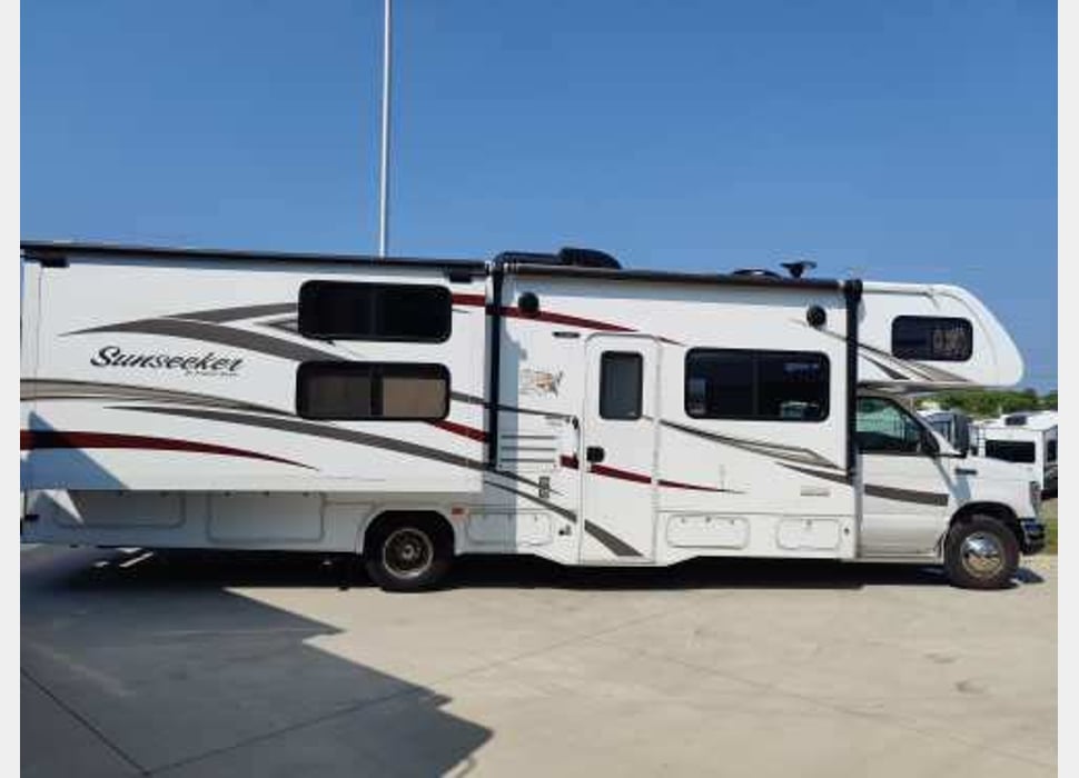 Class C Motor Home rentals in Culver