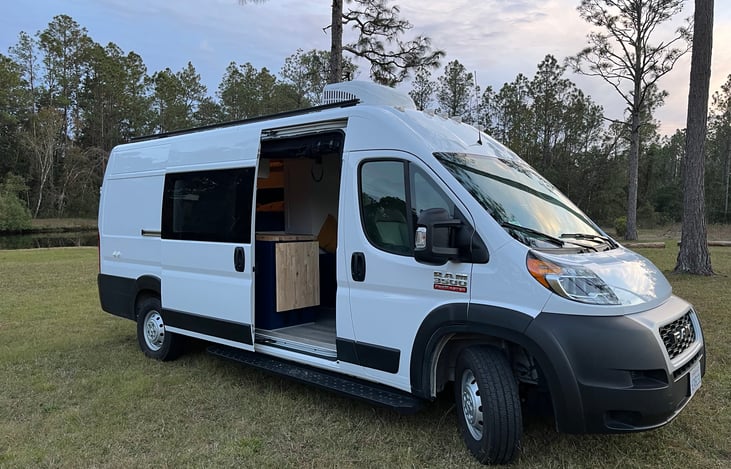 Vancy's door features a specialty stop which allows it to be opened partly or completely.