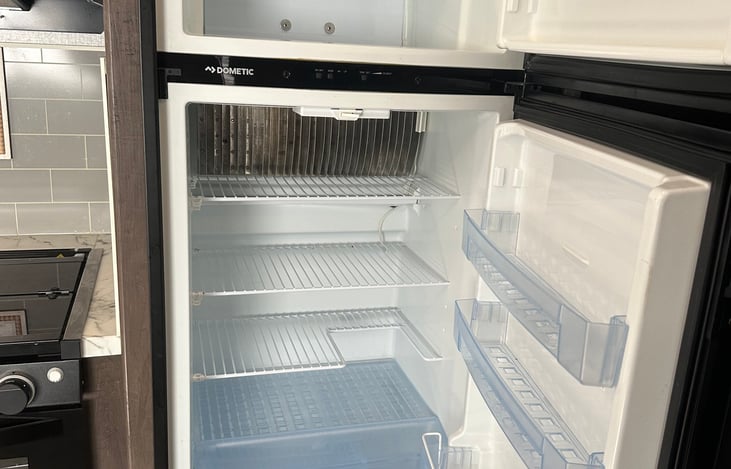 Large capacity Fridge / Freezer