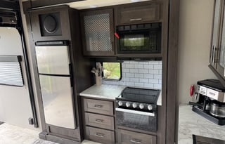 2022 Grand Design Momentum G-Class 25G