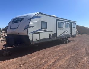 Forest River RV Cherokee Alpha Wolf 33BH-L