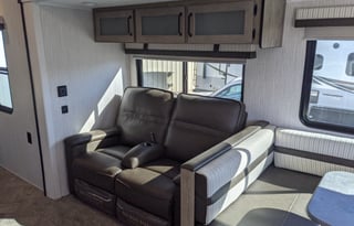 Lu&Ry's 2021 Puma bunkhouse