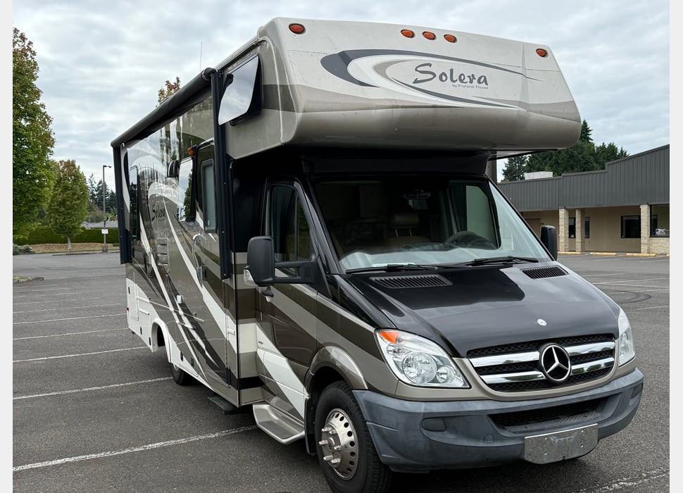 Class C Motor Home rentals in Eugene