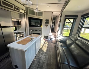 Keystone RV Fuzion 357