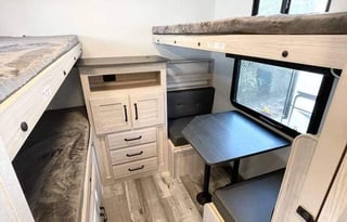 2022 Sundance 294BH 2 bedroom sleeps 10