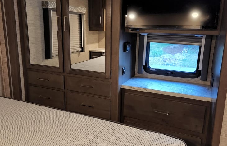 Bedroom with Closet, Drawers and TV (with Roku!)