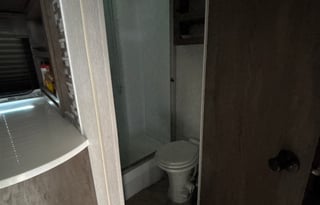 Toy Hauler Spacious with all your amenities