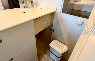 "WanderPop" - Luxury Off Grid Noovo Camper Van