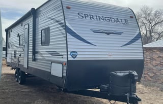 Michie Made Fun - Pet + Kid Approved Camper Rental