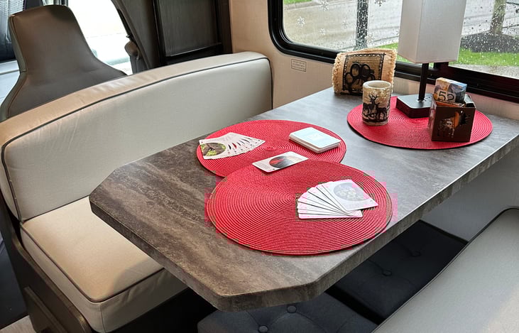 Dinette has storage under seats ,