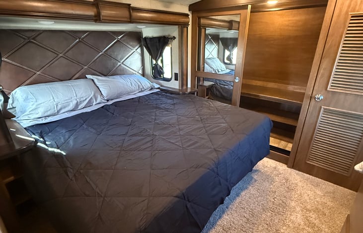 Upgraded King mattress with memory foam topper, spacious closet