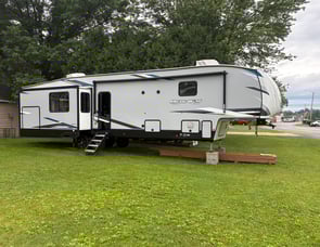 Forest River RV Cherokee Arctic Wolf Suite 3660