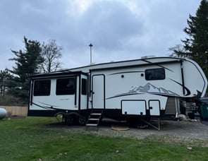 EAST TO WEST Tandara 320RL