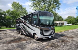 2013 Holiday Rambler Vacationer 32WBD