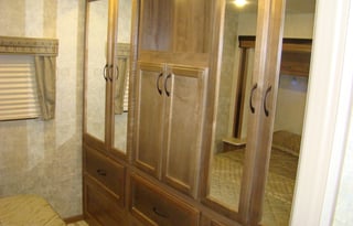 Clean - Spacious - Pet Friendly - 2 Slides