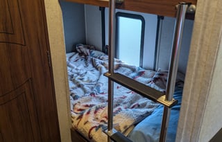 Easy to hard shell camper trailer for 5