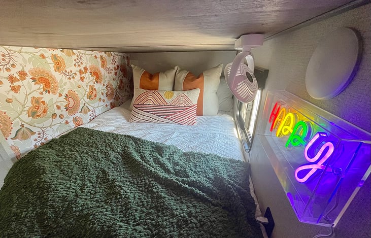 Lower full size bunk