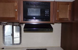 2017 Keystone Bullet  – Spacious & Family-Friendly