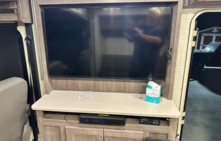 GET IN AND GO! 35' Class A 2020 Winnebago Vista