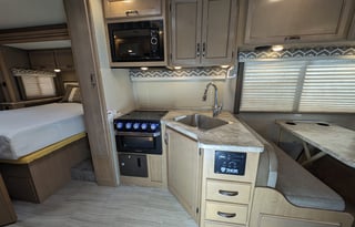 Thor Daybreak | Comfy and Well-Built Class C RV