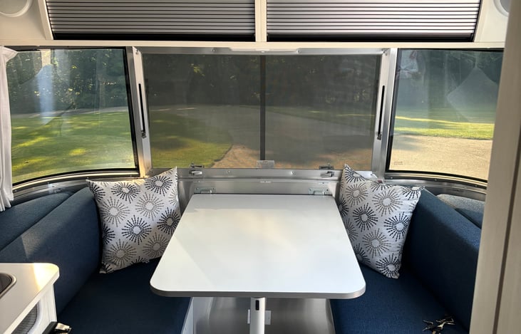 Dinette converts to an XL twin.  Can sleep 1 adult or 2 children