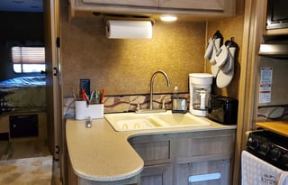 2016 Coachmen RV Freelander 32BH Ford 450