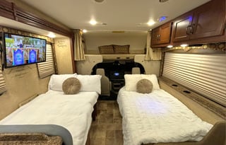 Perfect for a family.Freedom  Elite THOR 29FE