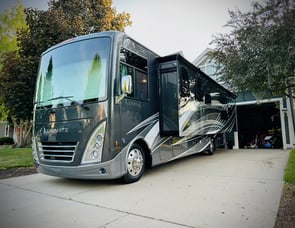 Thor Motor Coach Luminate BB35