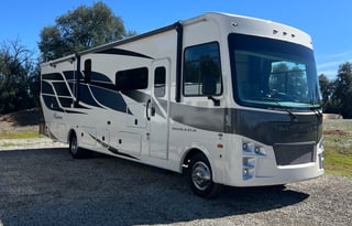 "Miranda" Sleek, Stylish, Sexy Class A Motorhome