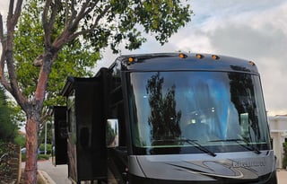 Winnebago:King Bed • FREE WiFi • Solar