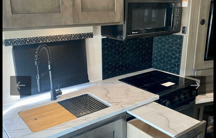 Kitchen sink microwave