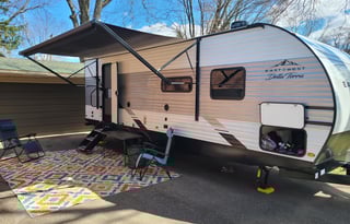 2022 EAST TO WEST Della Terra 261RB