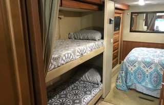2011 Damon Daybreak 35BD