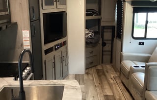 21 Keystone RV Outback Ultra Lite UBH291 Bunkhouse