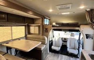 2021 Thor Freedom Elite - Home-like amenities!