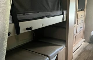 "Bisbee" Easy-Drive Class C Bunkhouse (PLAZ1962)