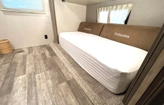 2021 Coachmen Catalina Legacy Edition travel trailer 38ft