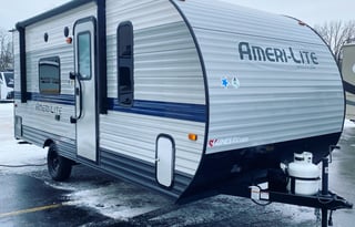 Perfect lightweight camper! Pet Friendly.
