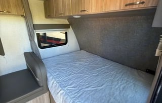 T6 2022 Winnebago Micro Minnie