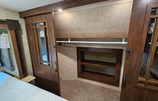 2 Bedroom, 2 Bath Luxury RV