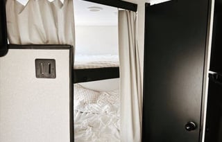 2021 29 ft Grey Wolf Travel Trailer Camper 26DJSE