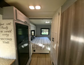 Thor Motor Coach ACE 27 1